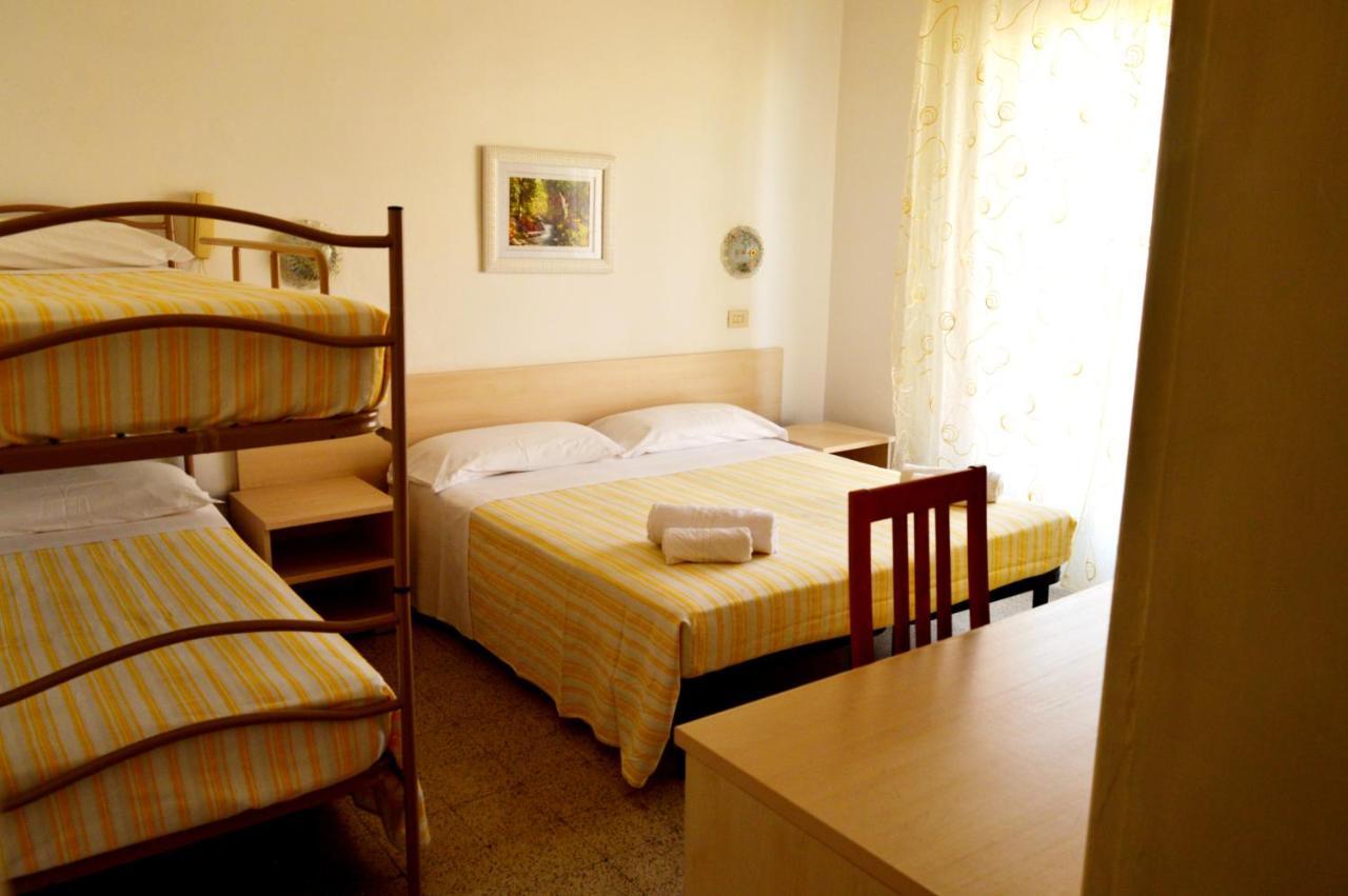 Hotel Cirene Ρίμινι Εξωτερικό φωτογραφία