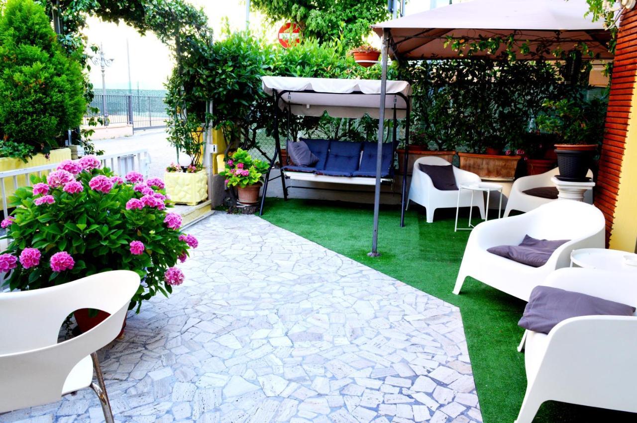 Hotel Cirene Ρίμινι Εξωτερικό φωτογραφία