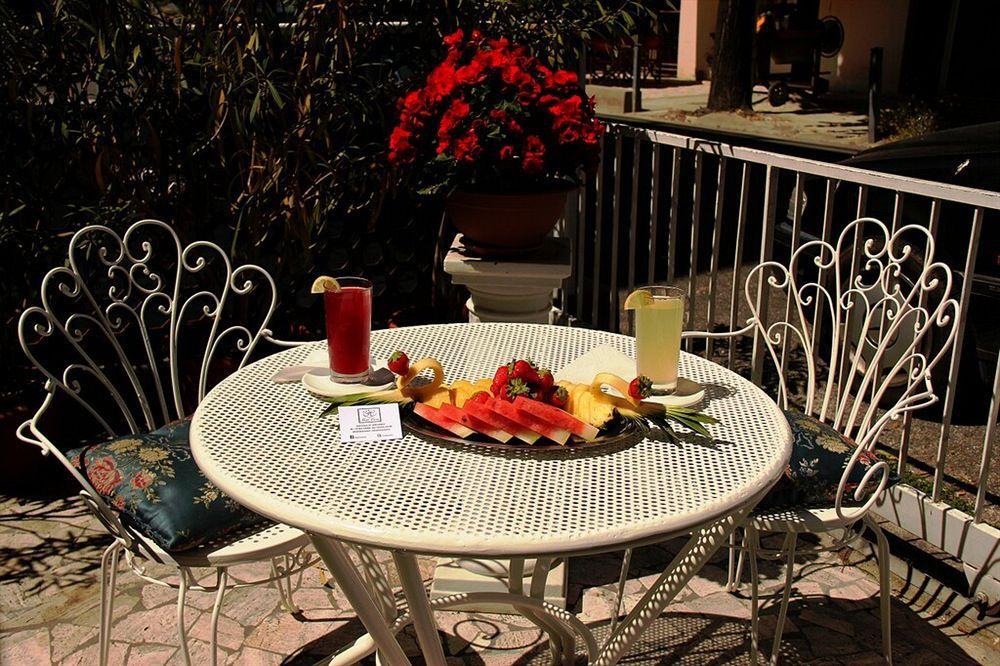 Hotel Cirene Ρίμινι Εξωτερικό φωτογραφία